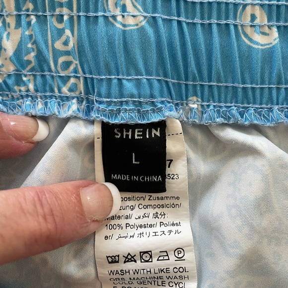 SHEIN UNLINED SWIM TRUNKS Size Large Blue and White Print - Picture 8 of 9